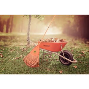 Vassoura Plástica 26 Dentes Para Jardim Tramontina