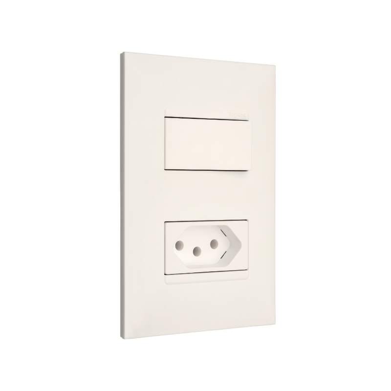 Conjunto_Interruptor_Plus_SimplesTomada_2pT_4x2_10a_Branco_Legrand_103293102png