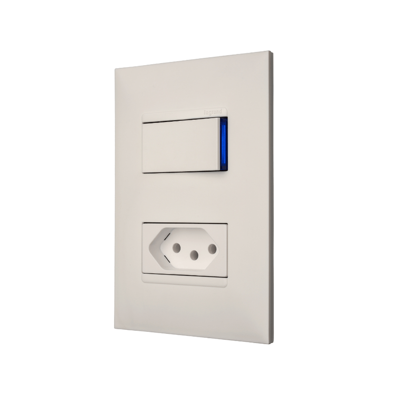 Conjunto_Interruptor_Plus_SimplesTomada_2pT_4x2_10a_Branco_Legrand_103293104png