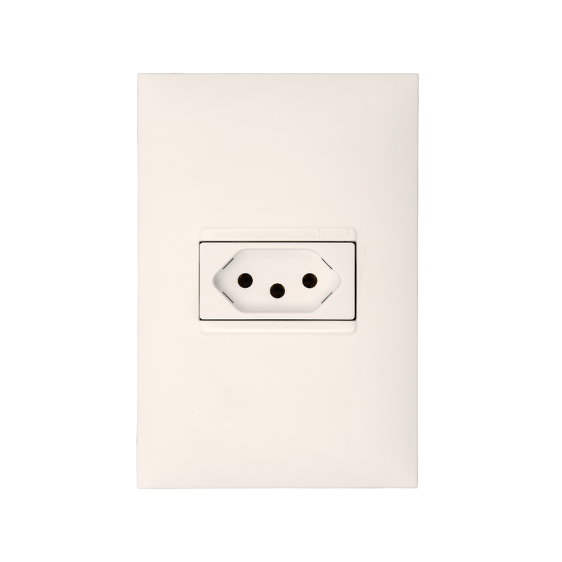 Conjunto_Tomada_Plus_2pT_4x2_10a_Branco_Legrand_103292901png