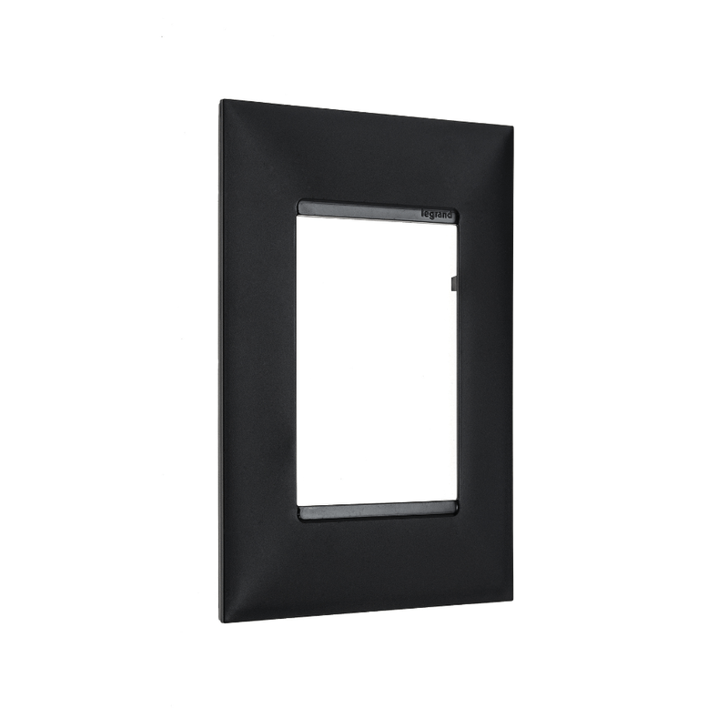 Placa_Plus_3_Postos_4x2_Preto_Legrand_102455802png