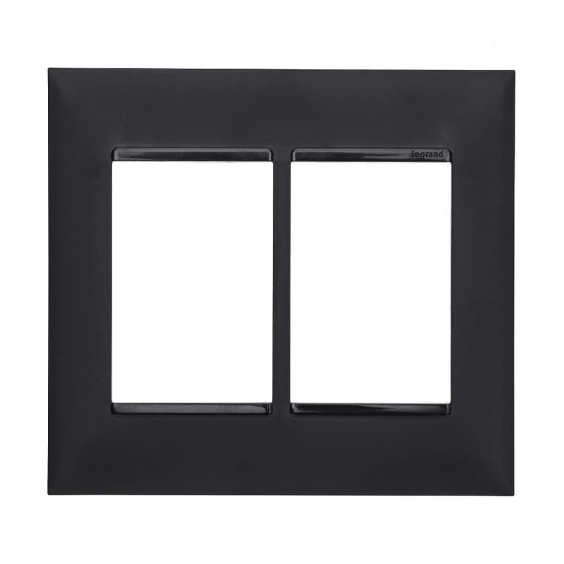 Placa_Plus_33_Postos_4x4_Preto_Legrand_102456301png