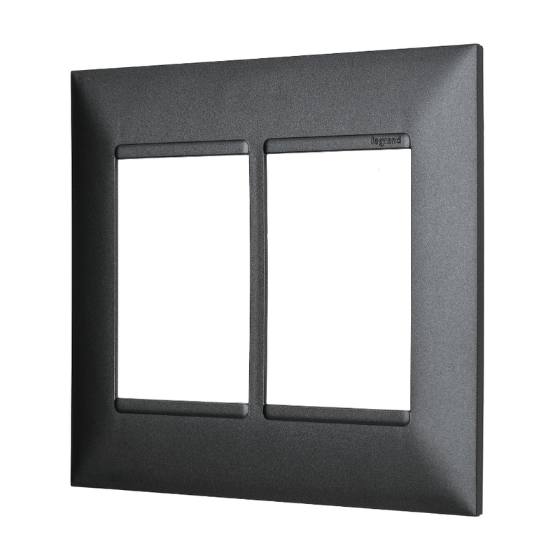 Placa_Plus_33_Postos_4x4_Preto_Onix_Legrand_102457503png