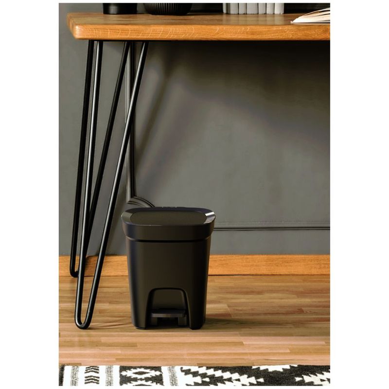 Lixeira_Plstico_Compact_Preta_7l_Tramontina_103922905jpg